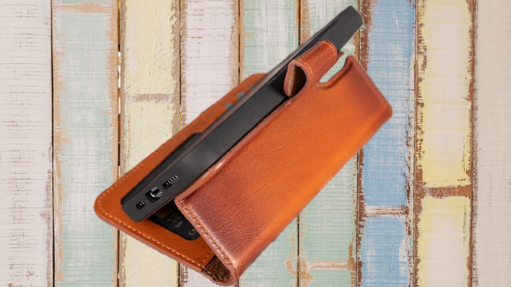Venoult wallet case for iPhone 1
